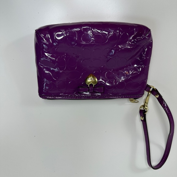 Coach Signature Patent Glossy F49562 Wristlet Pouch Clutch Wallet Purple - Picture 2 of 13